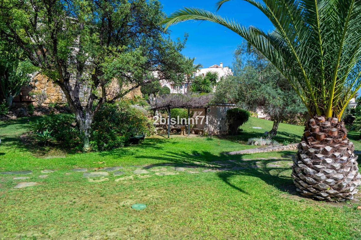 Penthouse te koop in Elviria | 2 slaapkamers H5056246