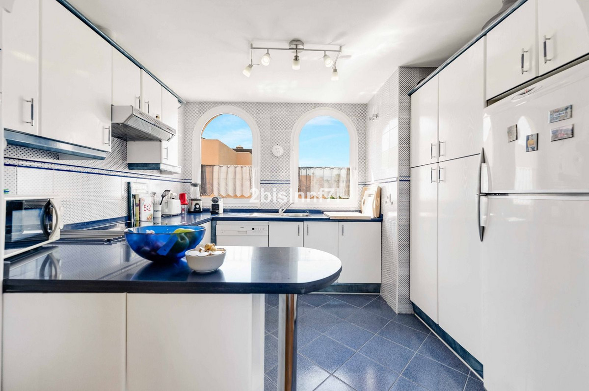 Penthouse te koop in Elviria | 2 slaapkamers H5056246