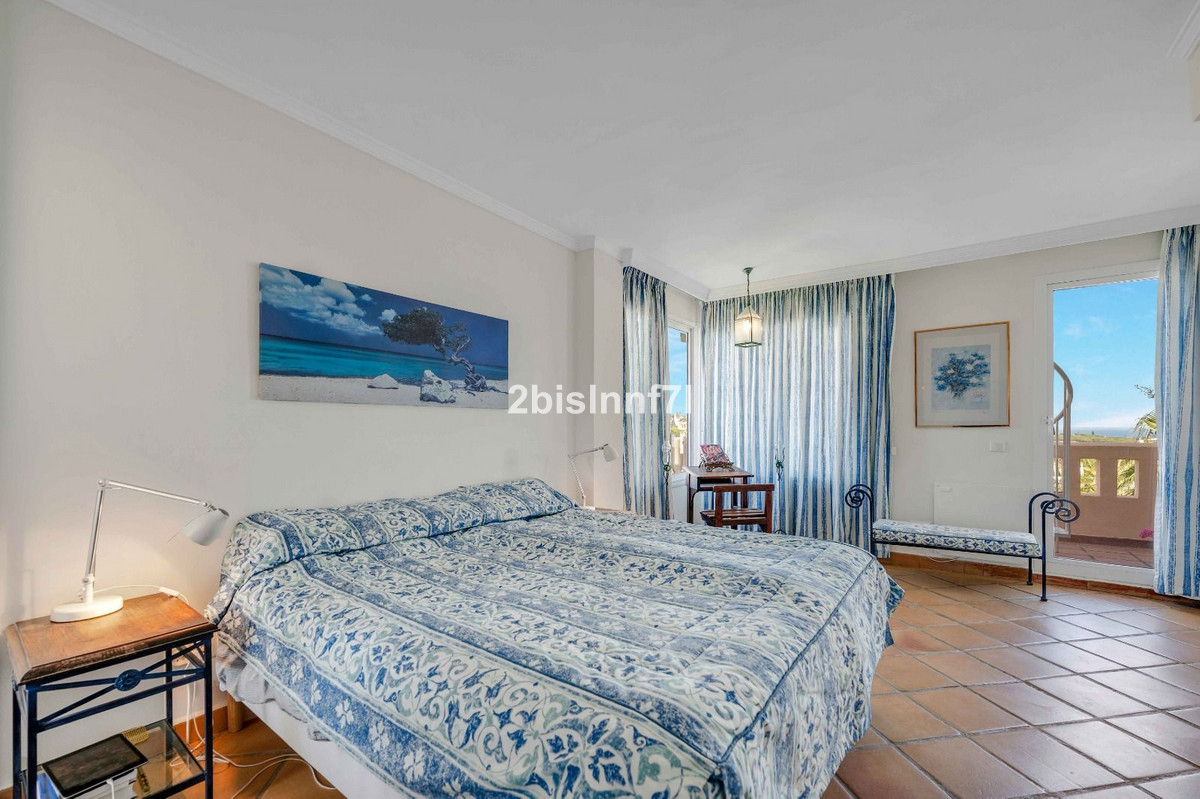 Penthouse te koop in Elviria | 2 slaapkamers H5056246