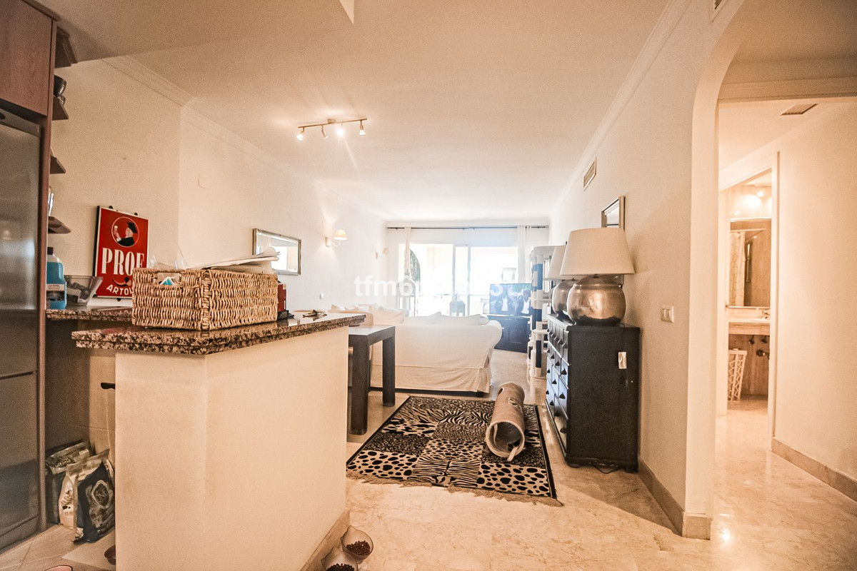 Appartement te koop in Elviria | 2 slaapkamers H5056654