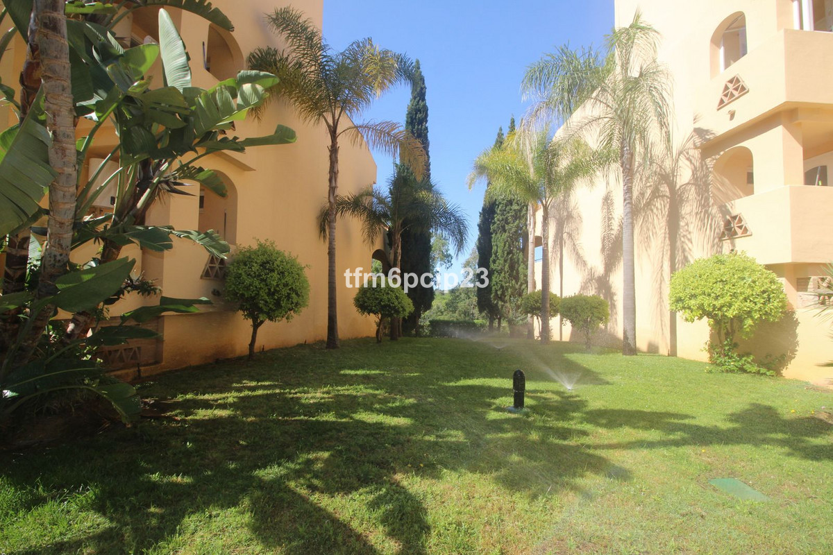 Appartement te koop in Elviria | 2 slaapkamers H5056654