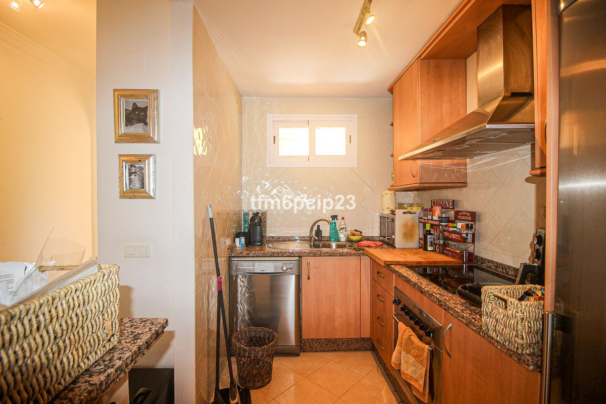 Appartement te koop in Elviria | 2 slaapkamers H5056654