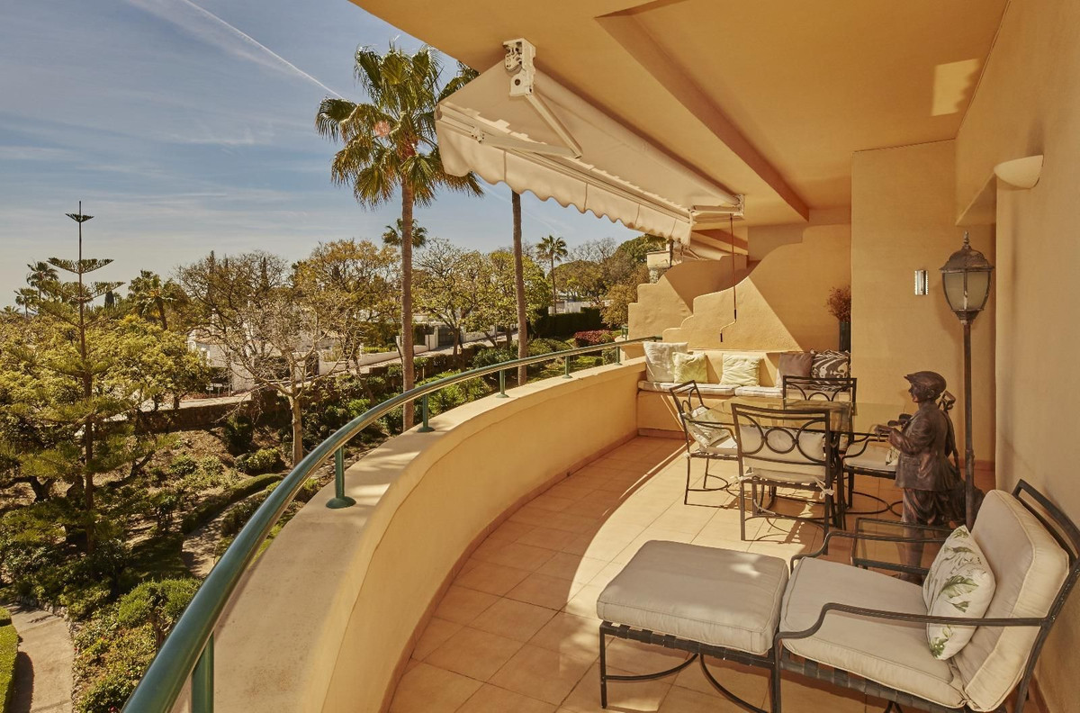 Appartement te koop in Elviria | 3 slaapkamers H5056888