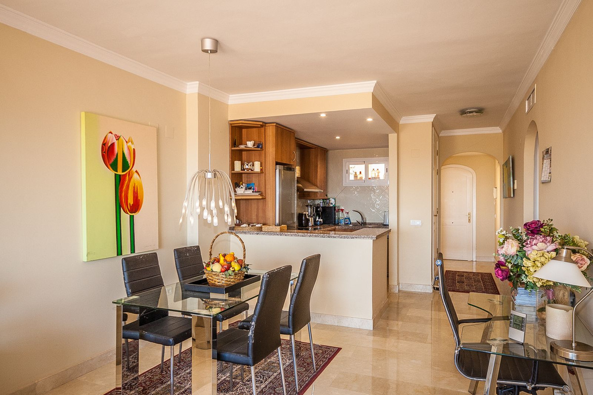 Appartement te koop in Elviria | 2 slaapkamers H5058343