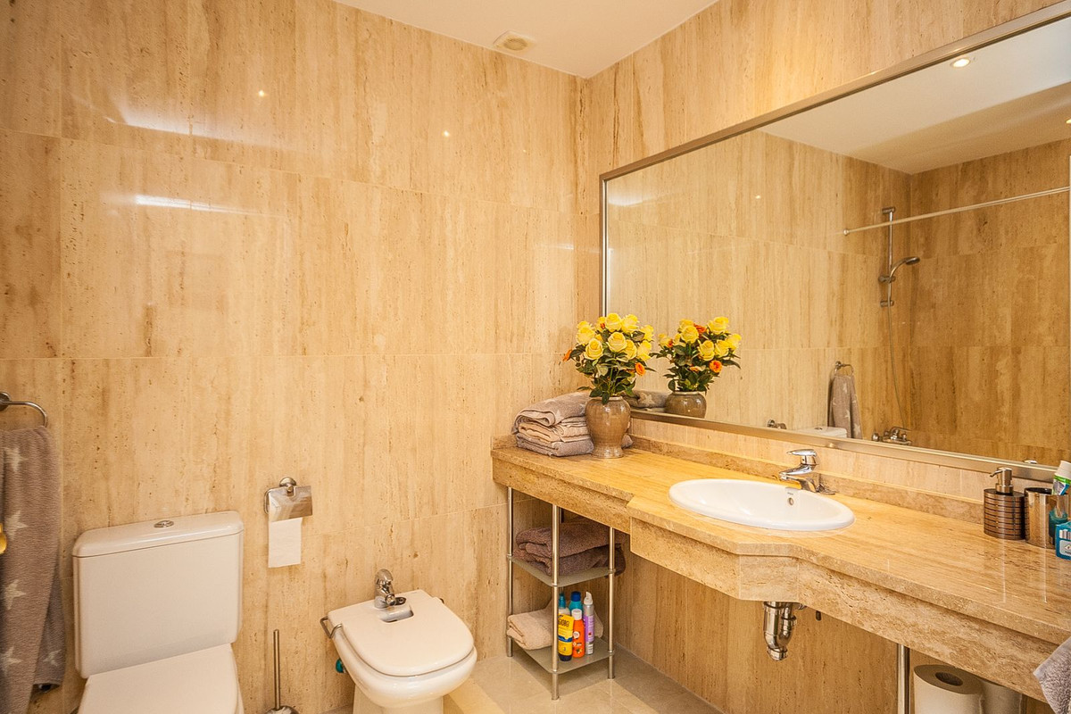 Appartement te koop in Elviria | 2 slaapkamers H5058343