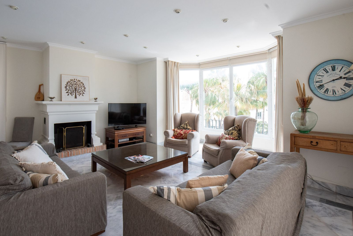 Appartement te koop in Elviria | 3 slaapkamers H5074009