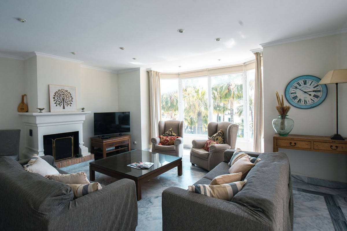 Appartement te koop in Elviria | 3 slaapkamers H5074009
