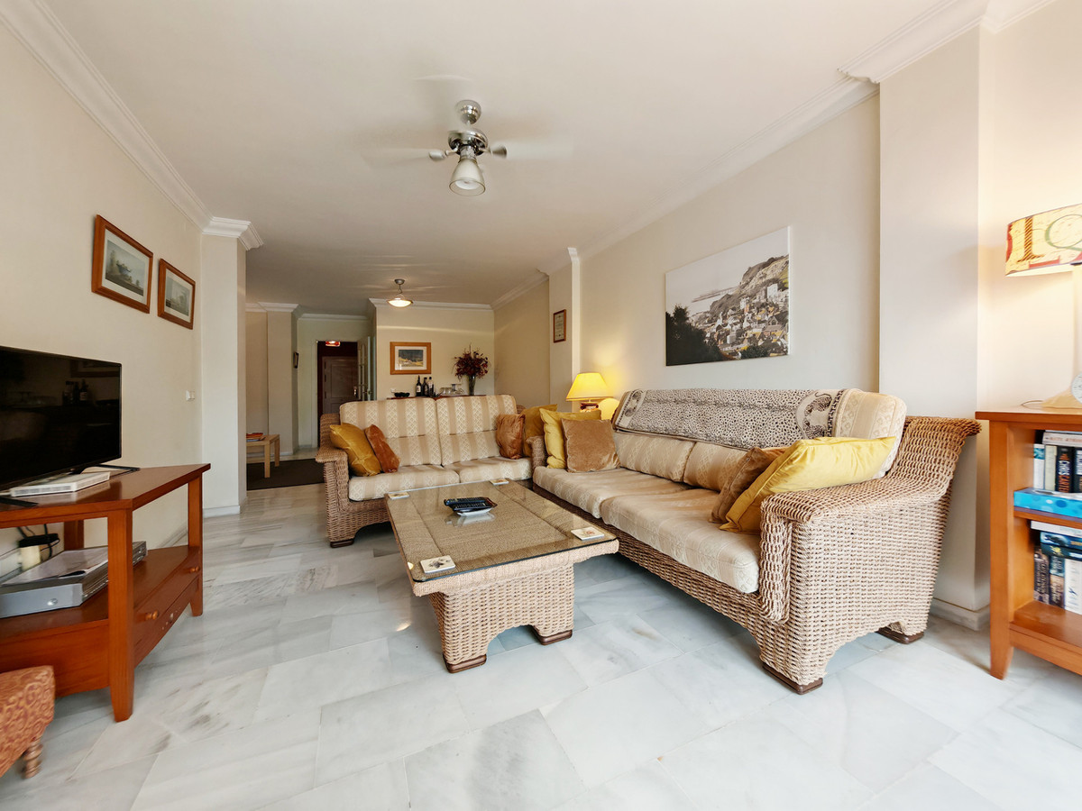 Appartement te koop in Elviria | 3 slaapkamers H5079247