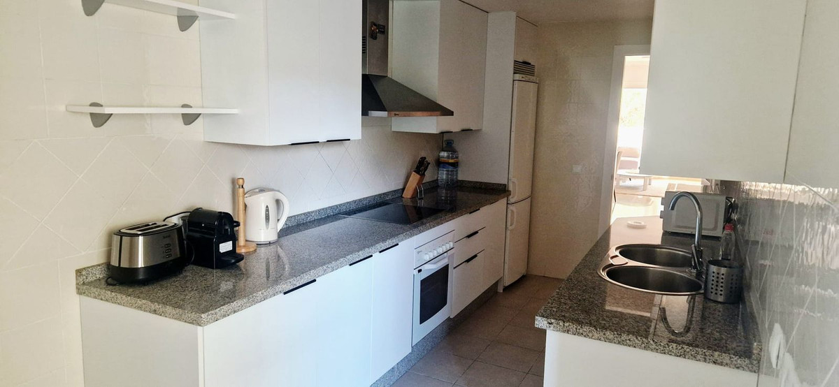 Appartement te koop in Elviria | 2 slaapkamers H5105044