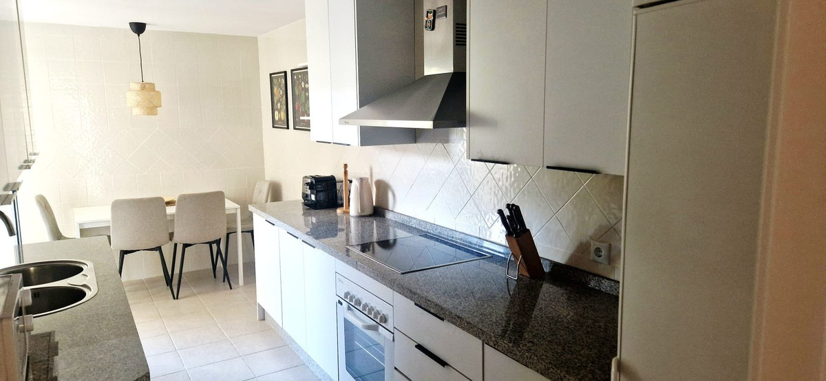 Appartement te koop in Elviria | 2 slaapkamers H5105044
