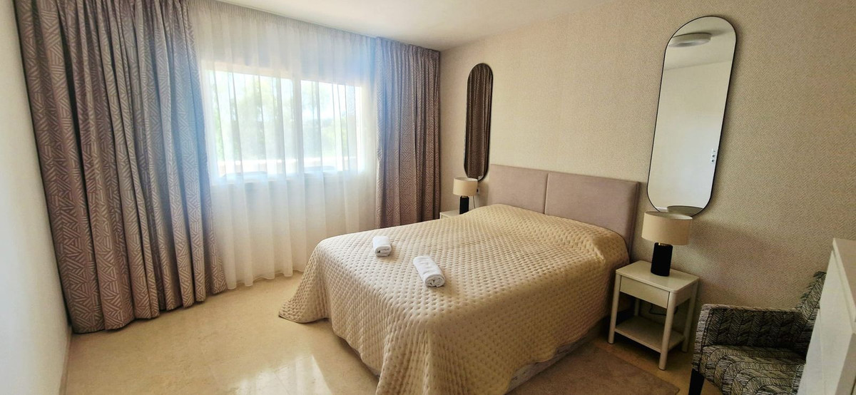 Appartement te koop in Elviria | 2 slaapkamers H5105044