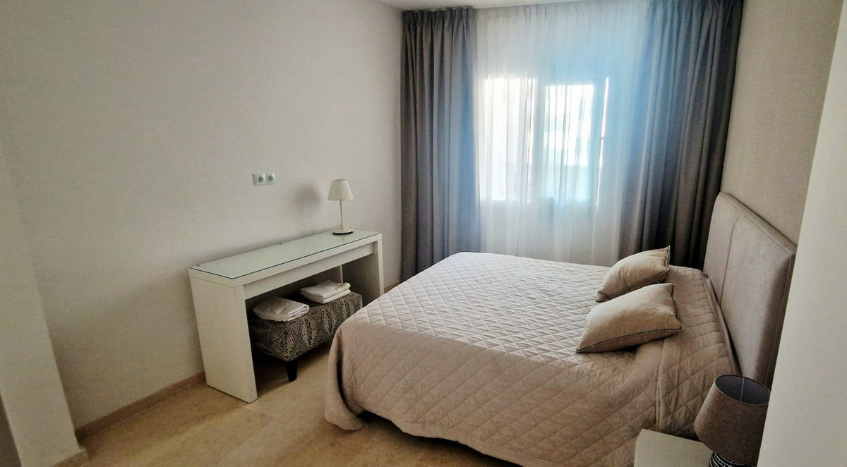 Appartement te koop in Elviria | 2 slaapkamers H5105044
