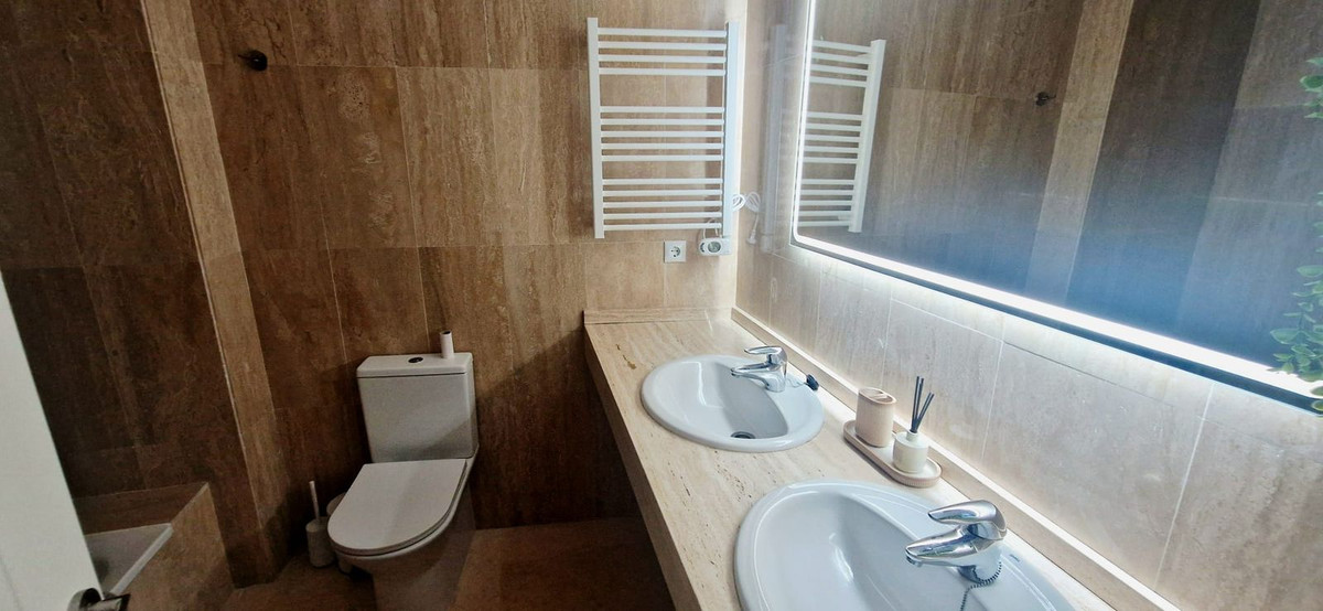 Appartement te koop in Elviria | 2 slaapkamers H5105044
