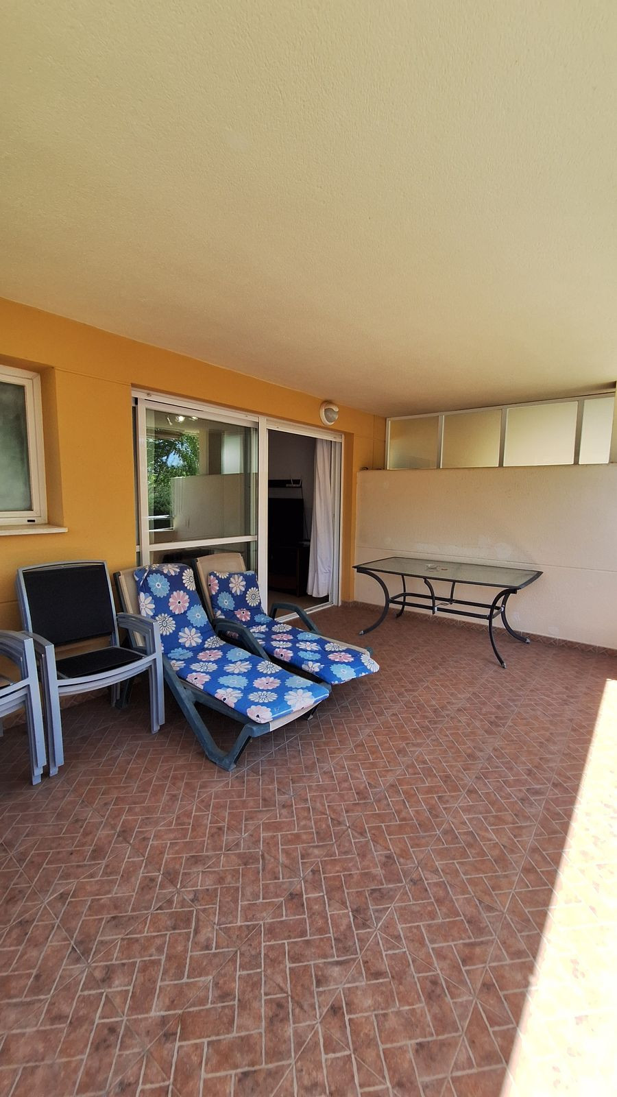 Apartment for sale in Elviria | 3 bedrooms H5111278
