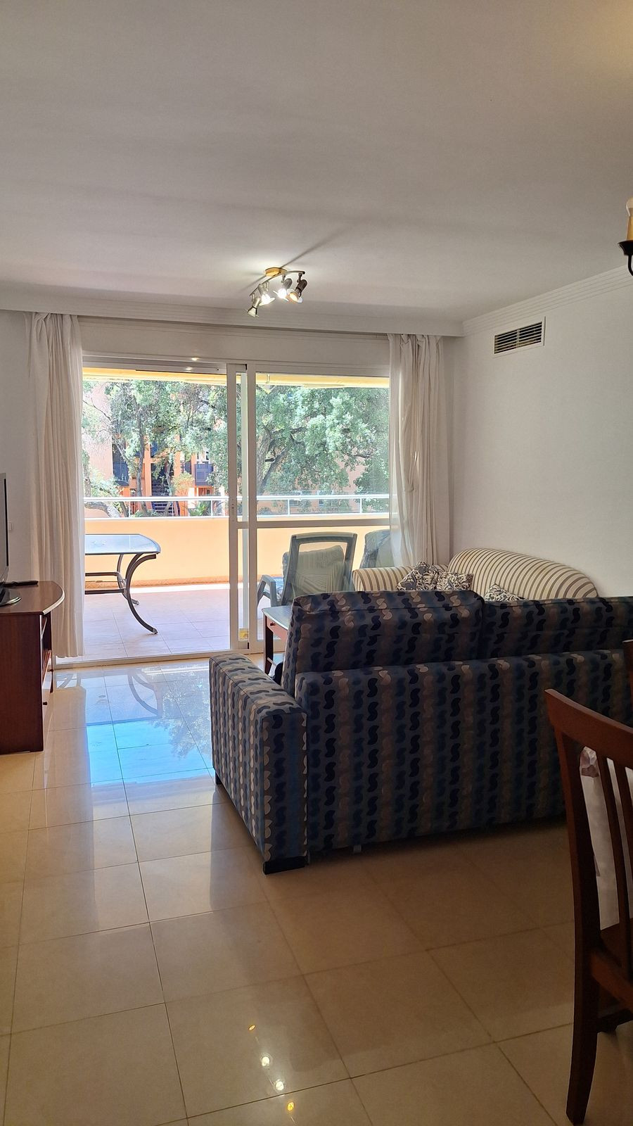 Apartment for sale in Elviria | 3 bedrooms H5111278