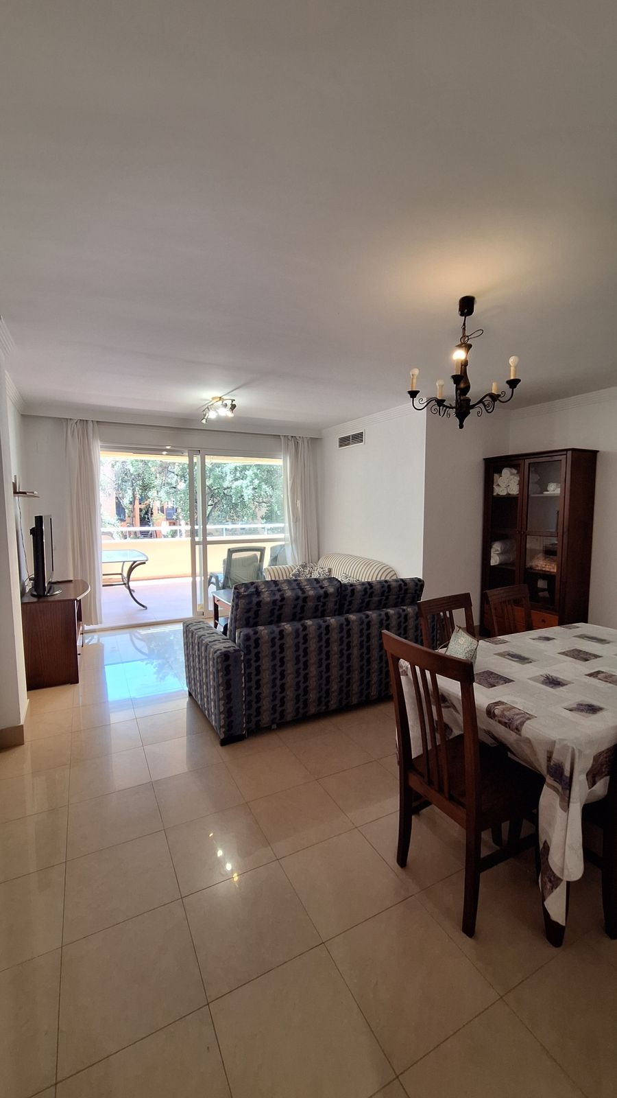 Apartment for sale in Elviria | 3 bedrooms H5111278