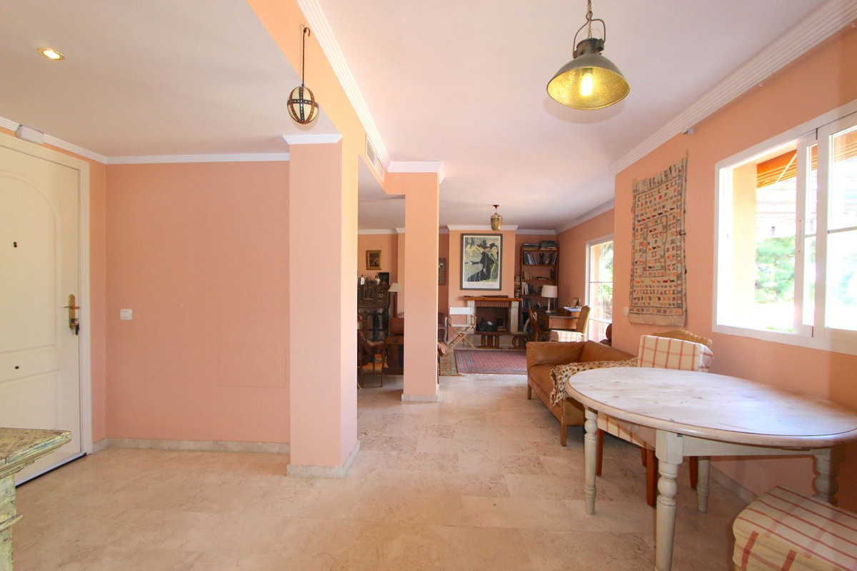 Penthouse for sale in Elviria | 2 bedrooms H5115484