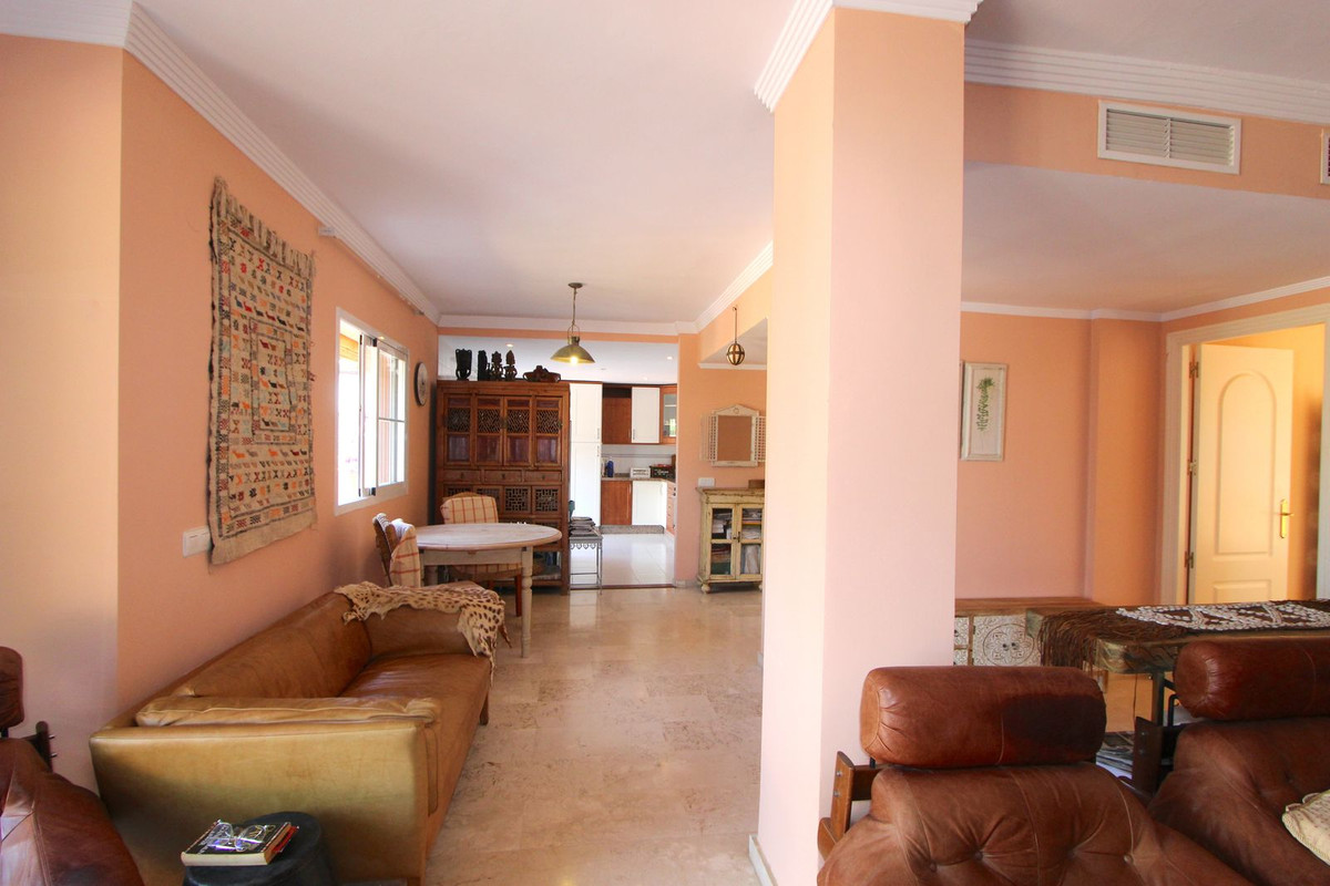 Penthouse for sale in Elviria | 2 bedrooms H5115484
