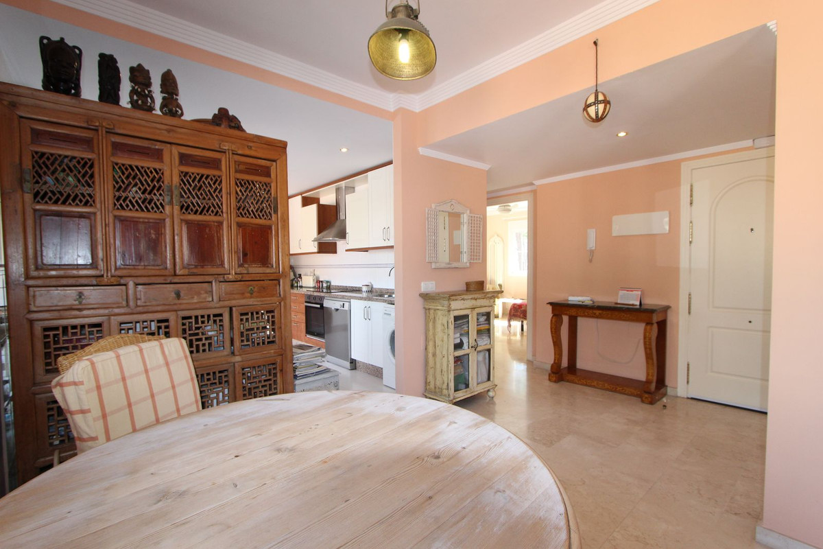 Penthouse for sale in Elviria | 2 bedrooms H5115484