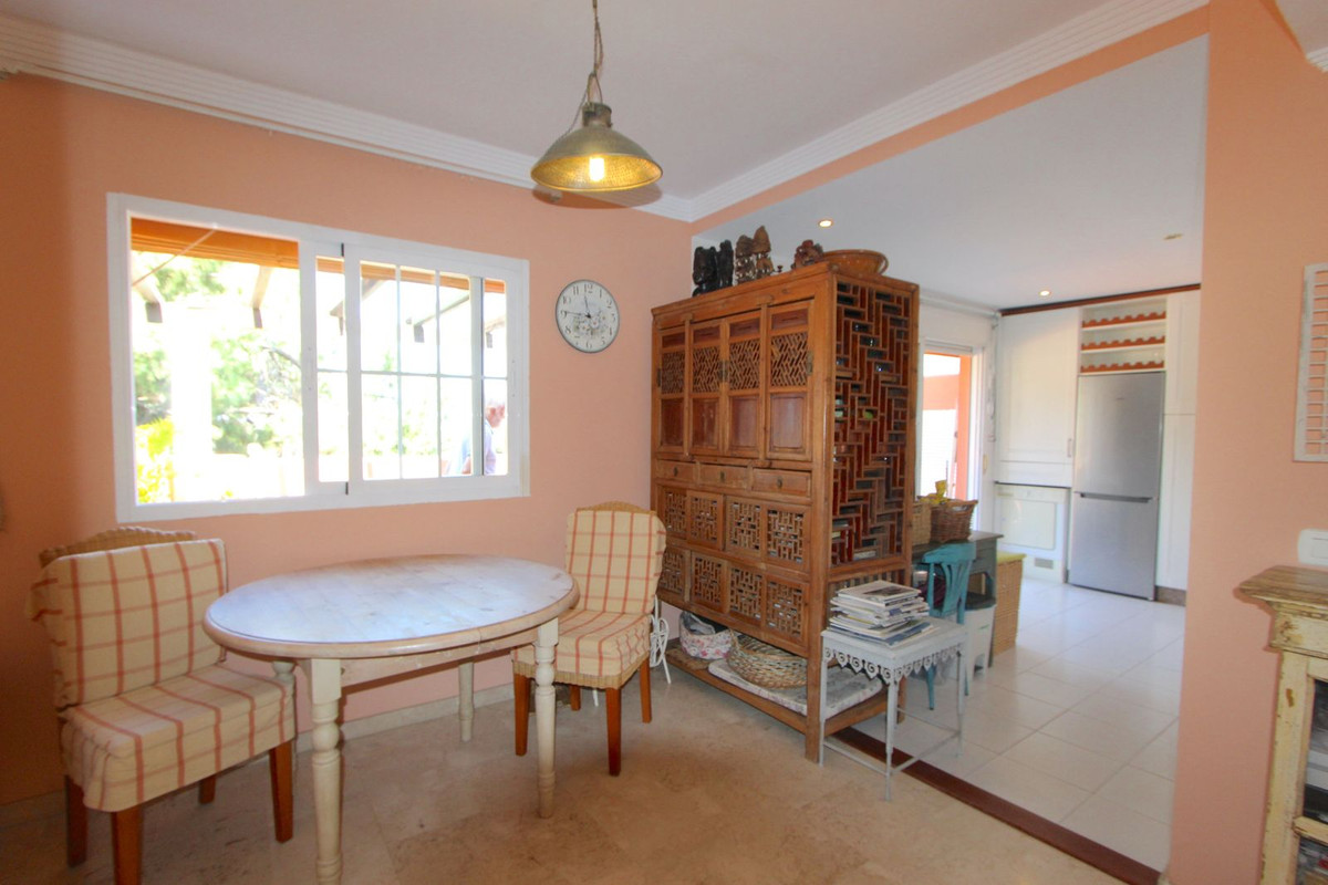 Penthouse for sale in Elviria | 2 bedrooms H5115484