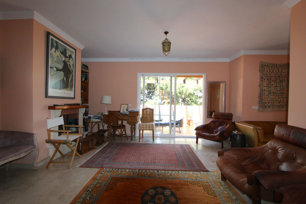 Penthouse for sale in Elviria | 2 bedrooms H5115484