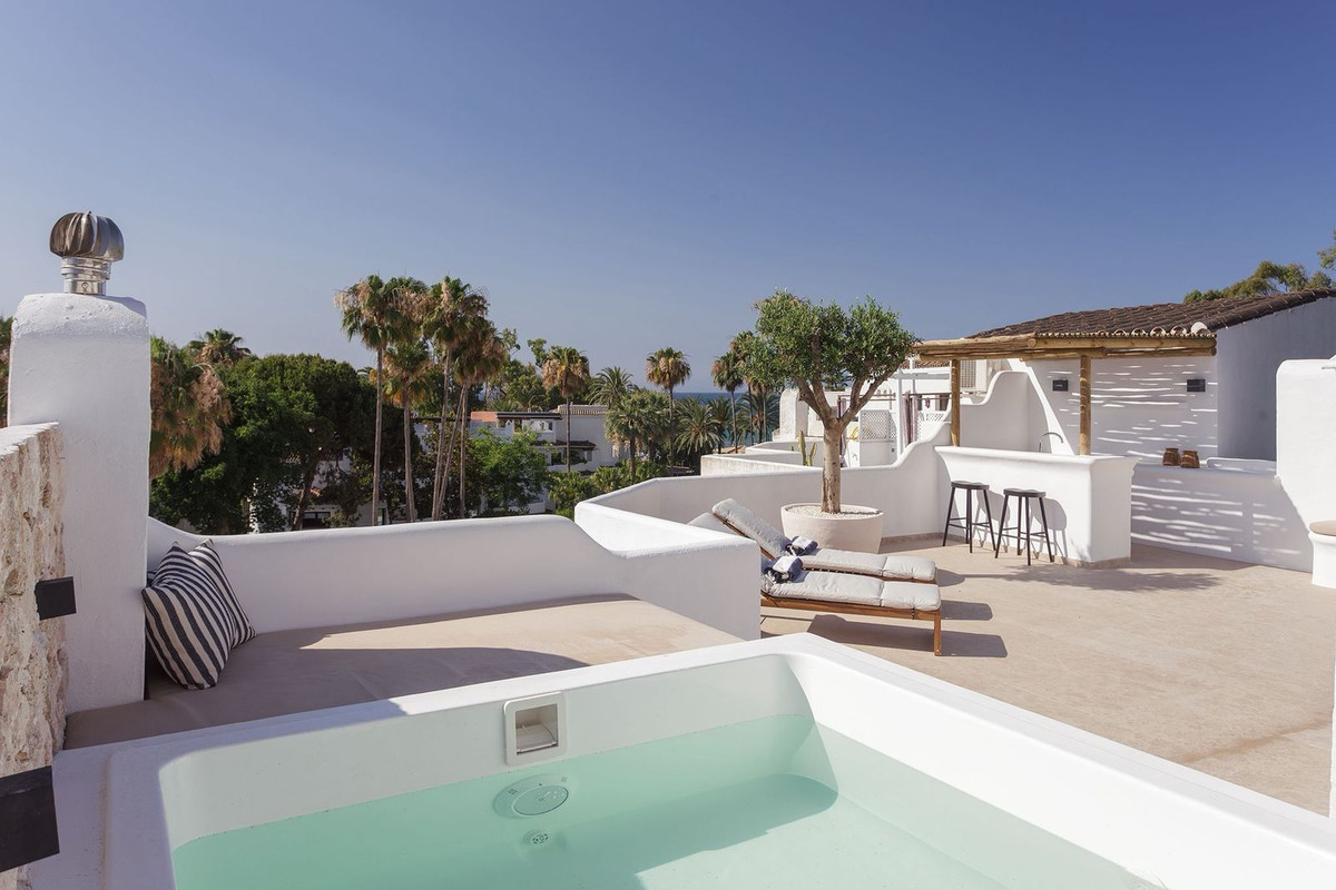 Penthouse te koop in Elviria | 4 slaapkamers H5116210