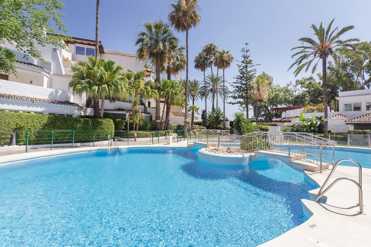 Penthouse te koop in Elviria | 4 slaapkamers H5116210