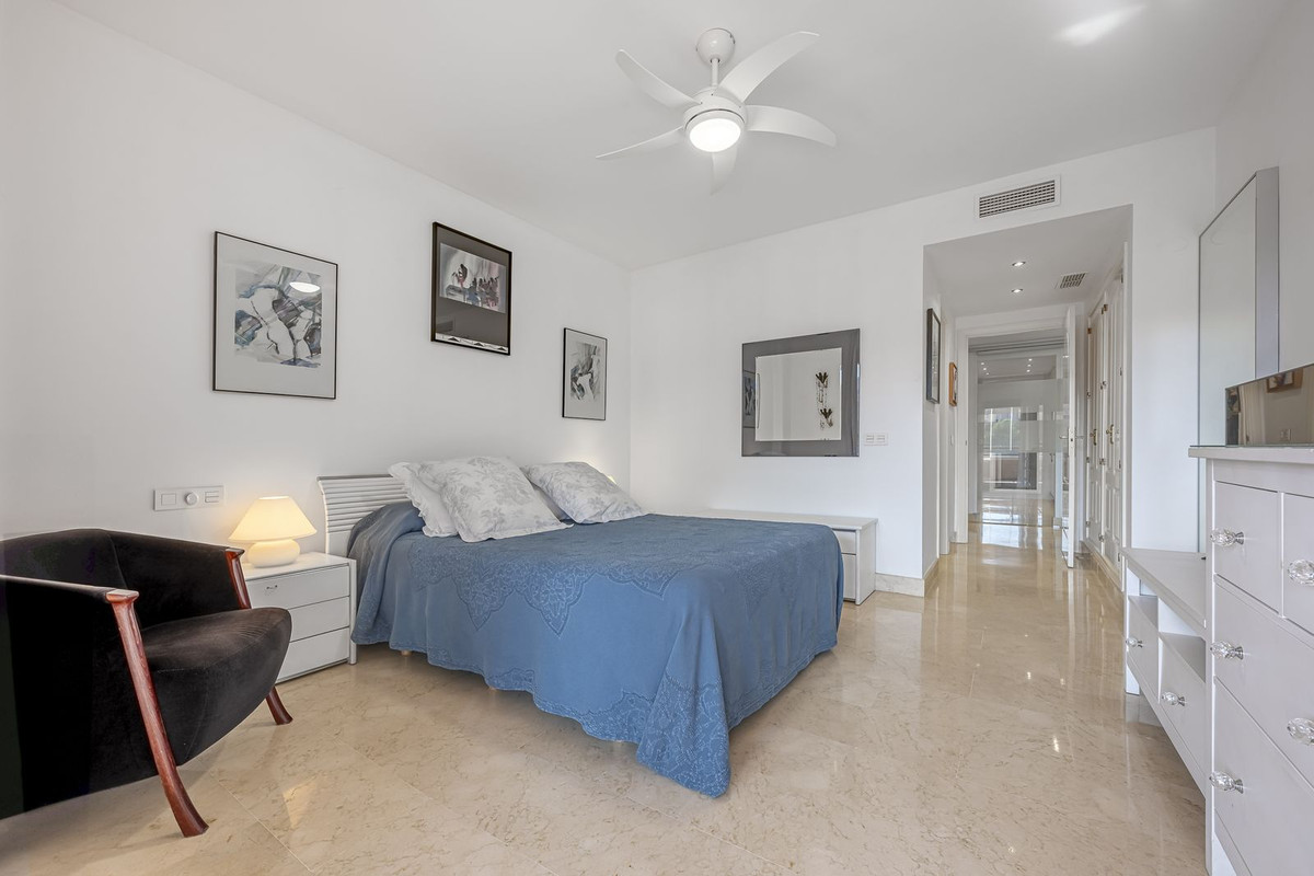 Appartement te koop in Elviria | 3 slaapkamers H5117932