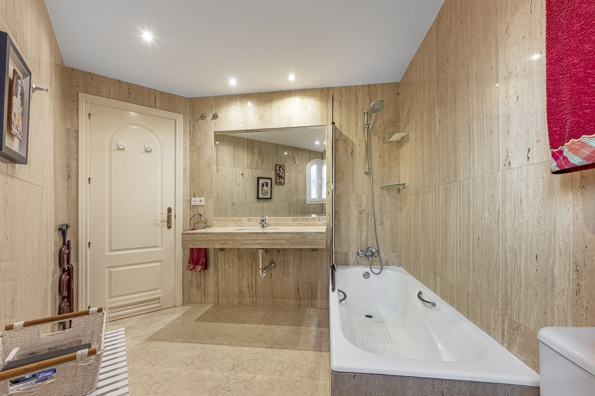 Appartement te koop in Elviria | 3 slaapkamers H5117932