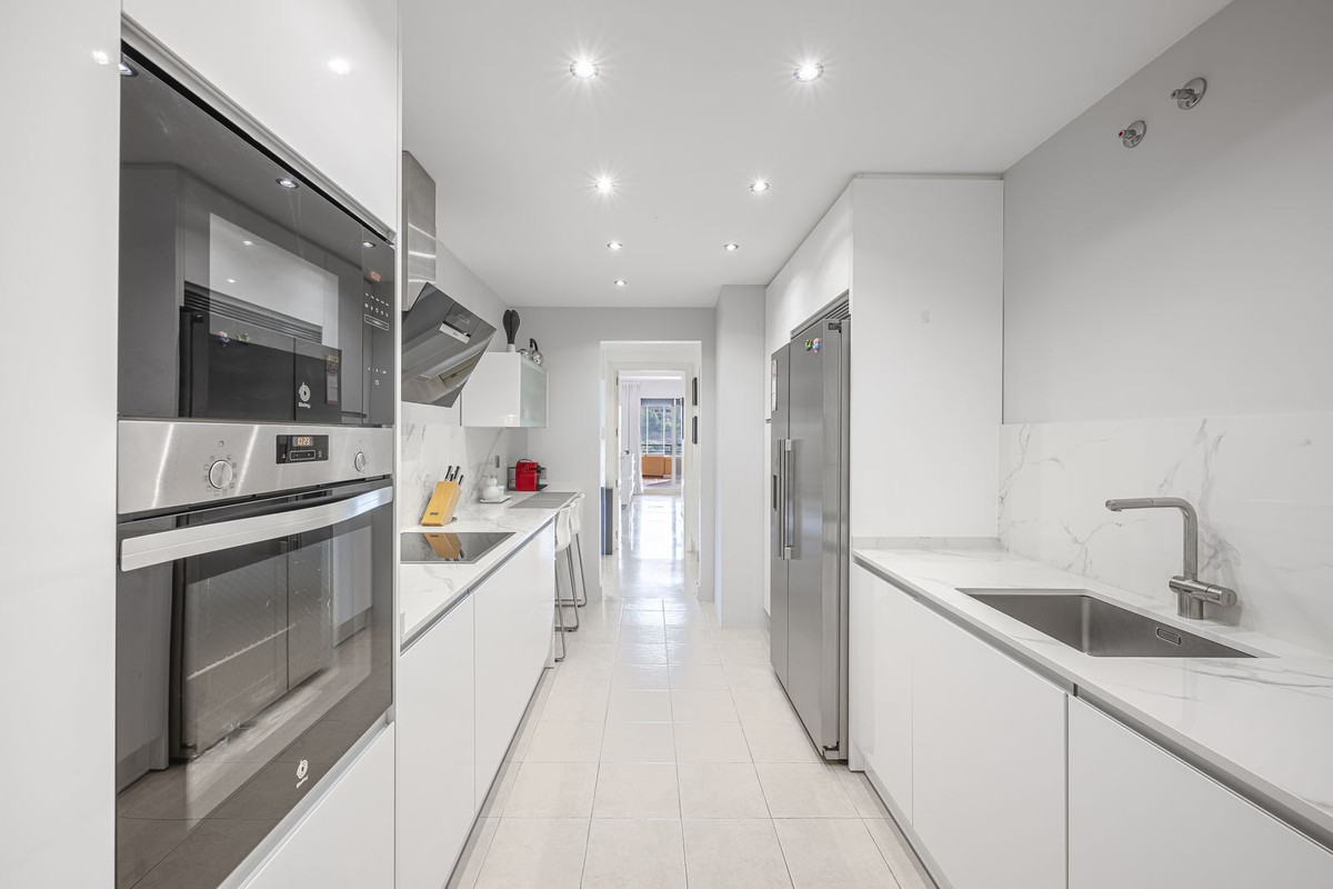 Appartement te koop in Elviria | 3 slaapkamers H5117932