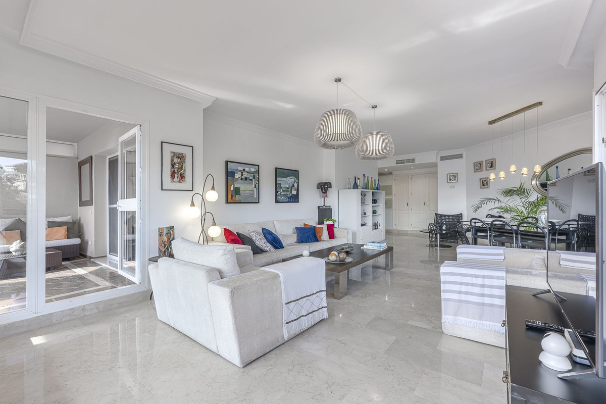 Appartement te koop in Elviria | 3 slaapkamers H5117932