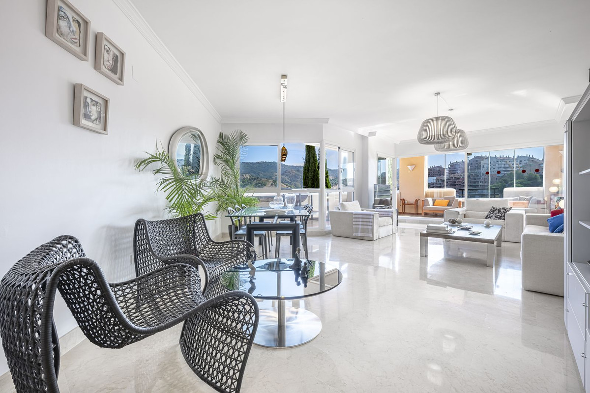 Appartement te koop in Elviria | 3 slaapkamers H5117932