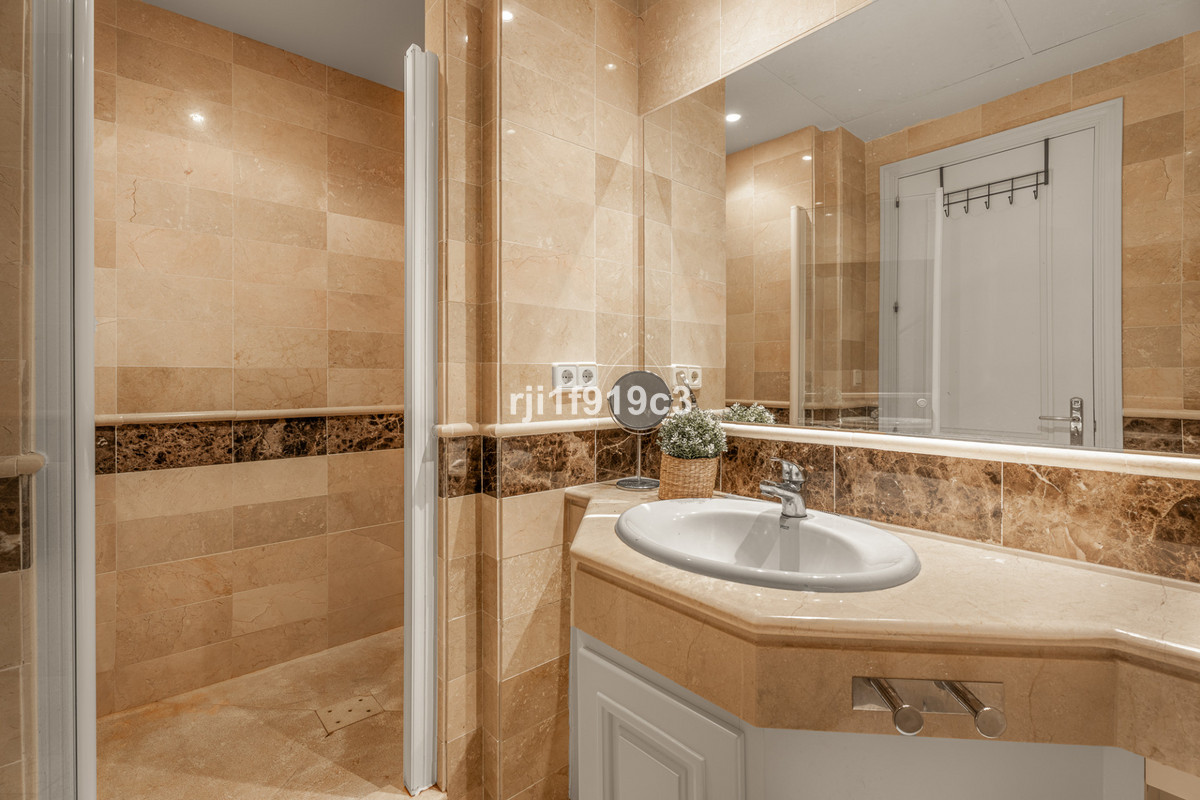 Appartement te koop in Elviria | 3 slaapkamers H5124259