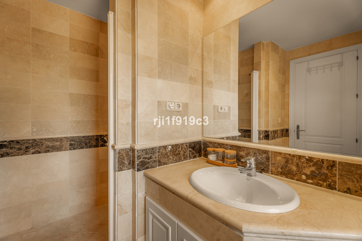 Appartement te koop in Elviria | 3 slaapkamers H5124259
