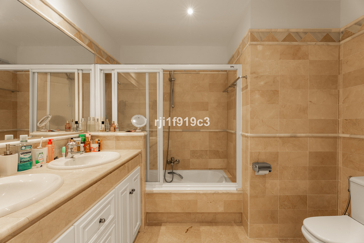 Appartement te koop in Elviria | 3 slaapkamers H5124259
