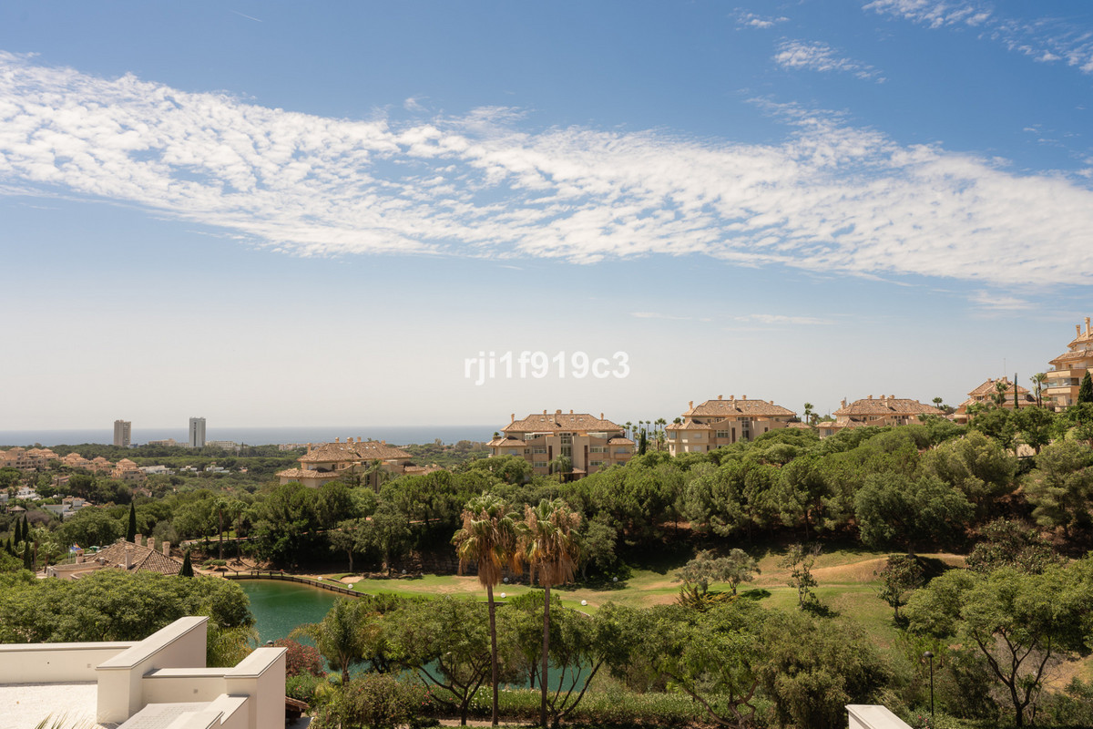 Appartement te koop in Elviria | 3 slaapkamers H5124259