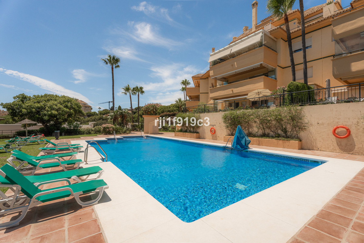Appartement te koop in Elviria | 3 slaapkamers H5124259