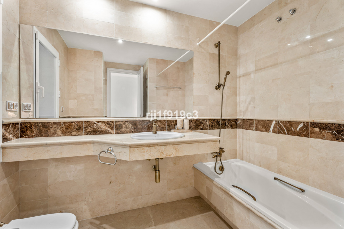 Appartement te koop in Elviria | 3 slaapkamers H5129218