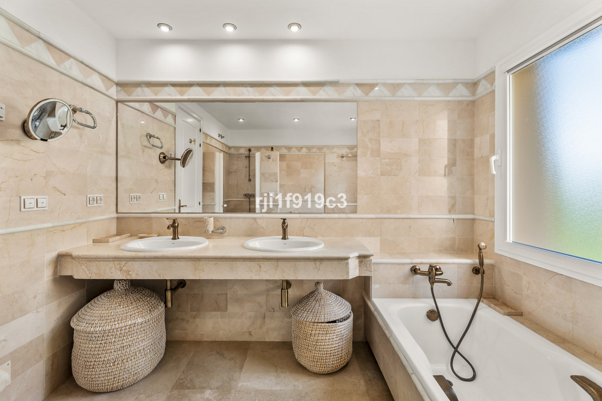 Appartement te koop in Elviria | 3 slaapkamers H5129218