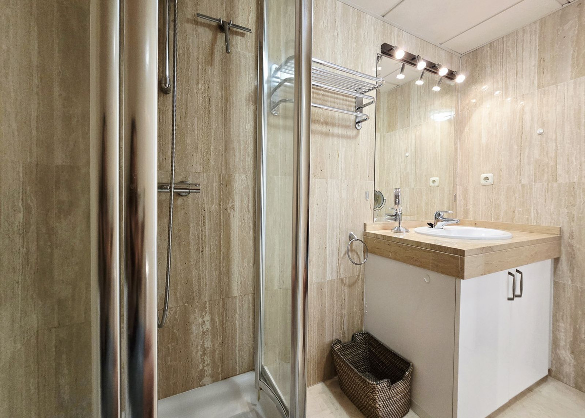 Penthouse te koop in Elviria | 2 slaapkamers H5136586