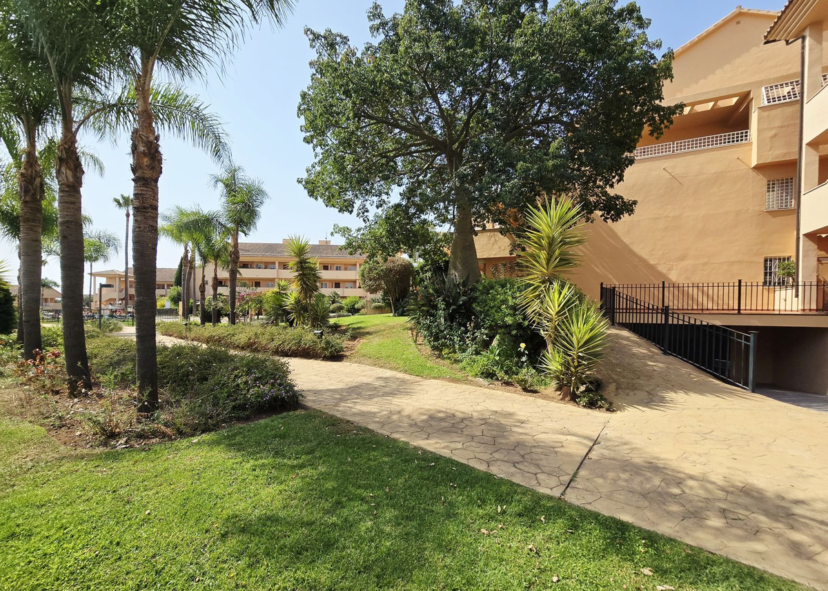 Penthouse te koop in Elviria | 2 slaapkamers H5136586
