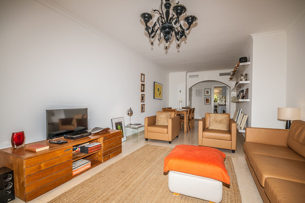 Penthouse te koop in Elviria | 2 slaapkamers H5140744