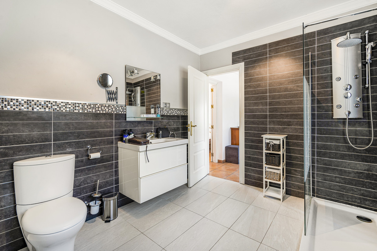 Huis te koop in Elviria | 4 slaapkamers H5141941