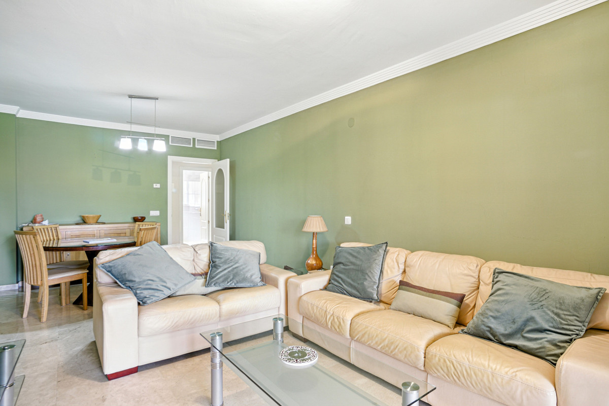 Appartement te koop in Elviria | 2 slaapkamers H5147020