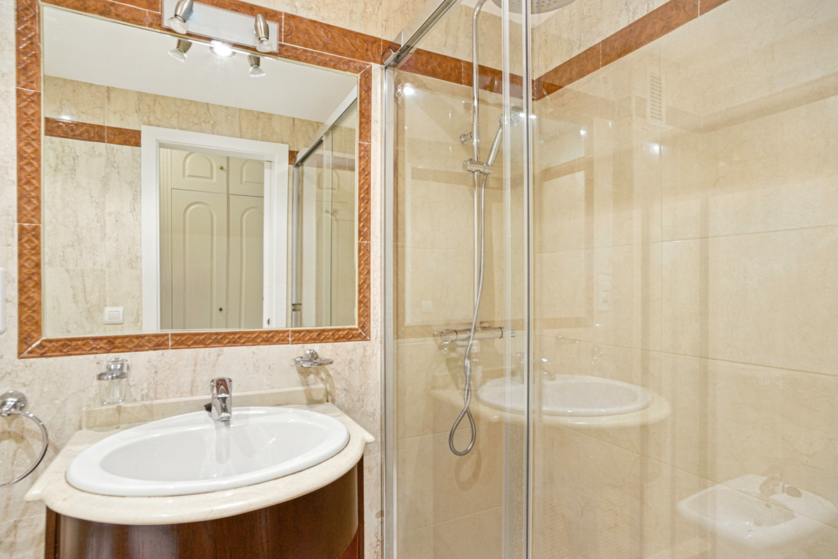 Appartement te koop in Elviria | 2 slaapkamers H5147020