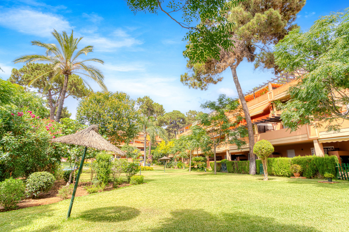Appartement te koop in Elviria | 2 slaapkamers H5147020