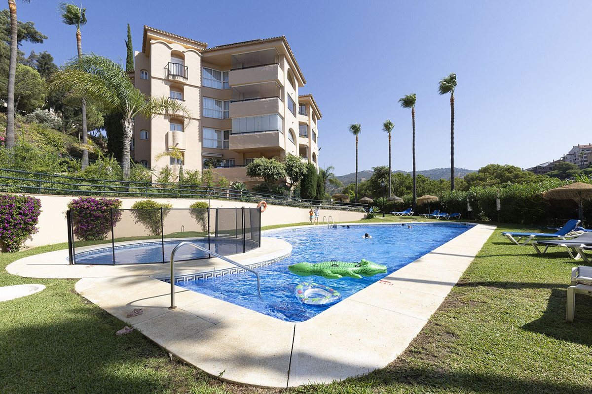 Appartement te koop in Elviria | 2 slaapkamers H5147146