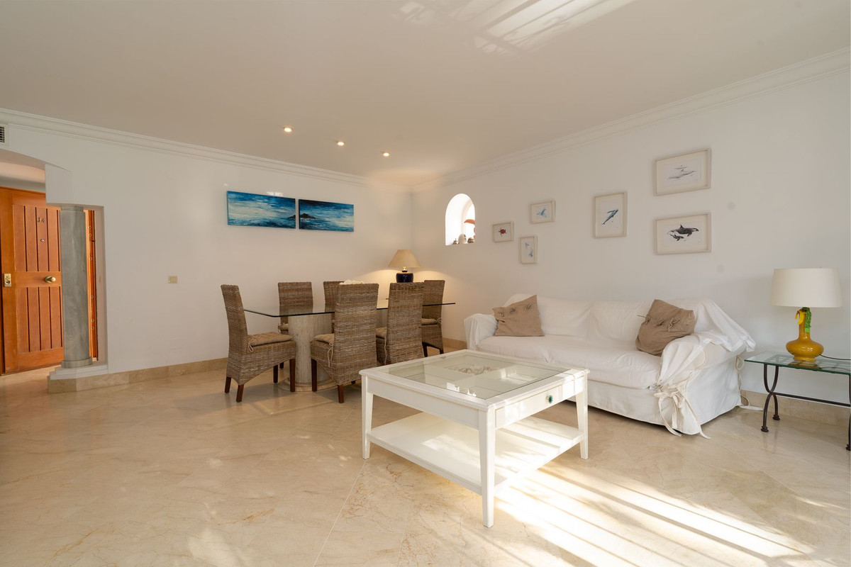 Appartement te koop in Elviria | 2 slaapkamers H5147521