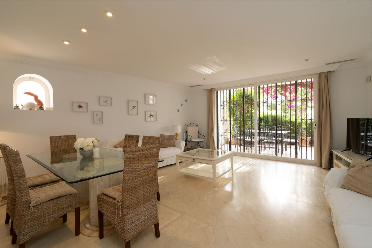 Appartement te koop in Elviria | 2 slaapkamers H5147521