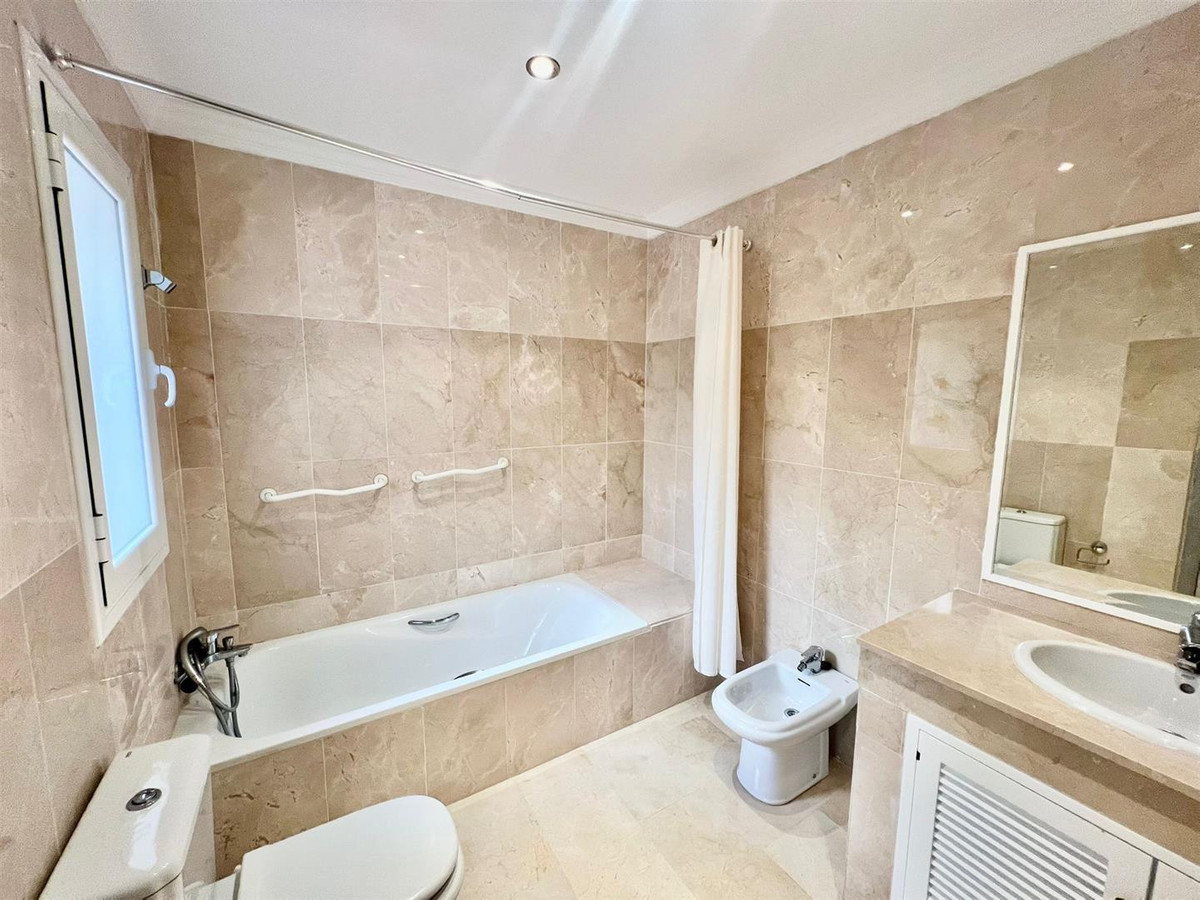 Appartement te koop in Elviria | 2 slaapkamers H5157505